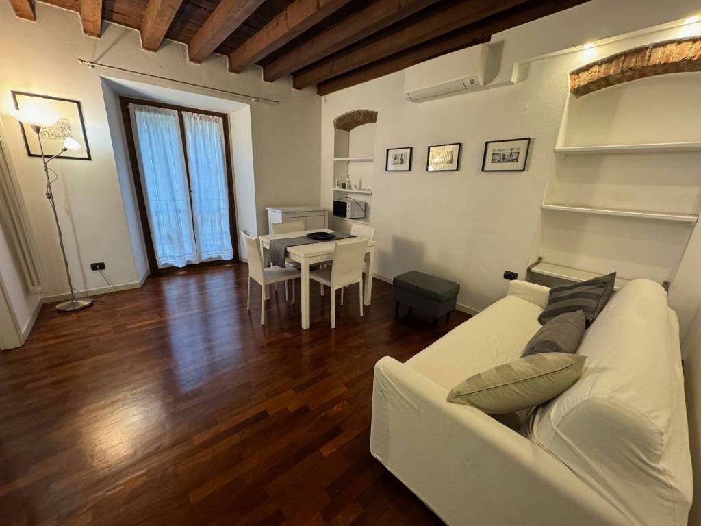 appartamento in affitto a Milano in zona Porta Nuova