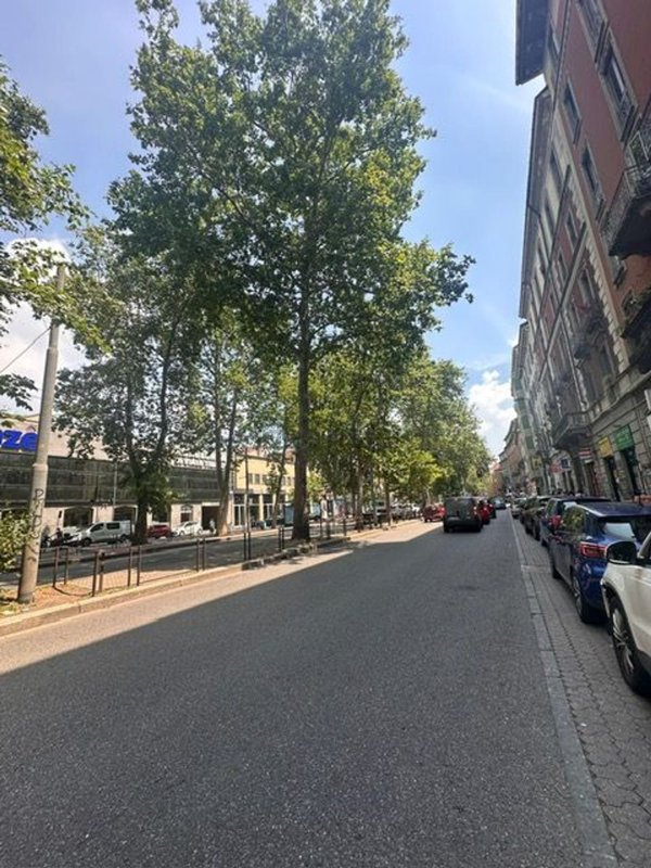locale commerciale in affitto a Milano in zona Tibaldi