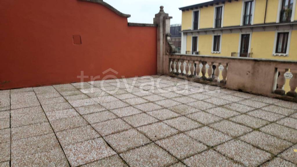 appartamento in affitto a Milano in zona Cinque Giornate