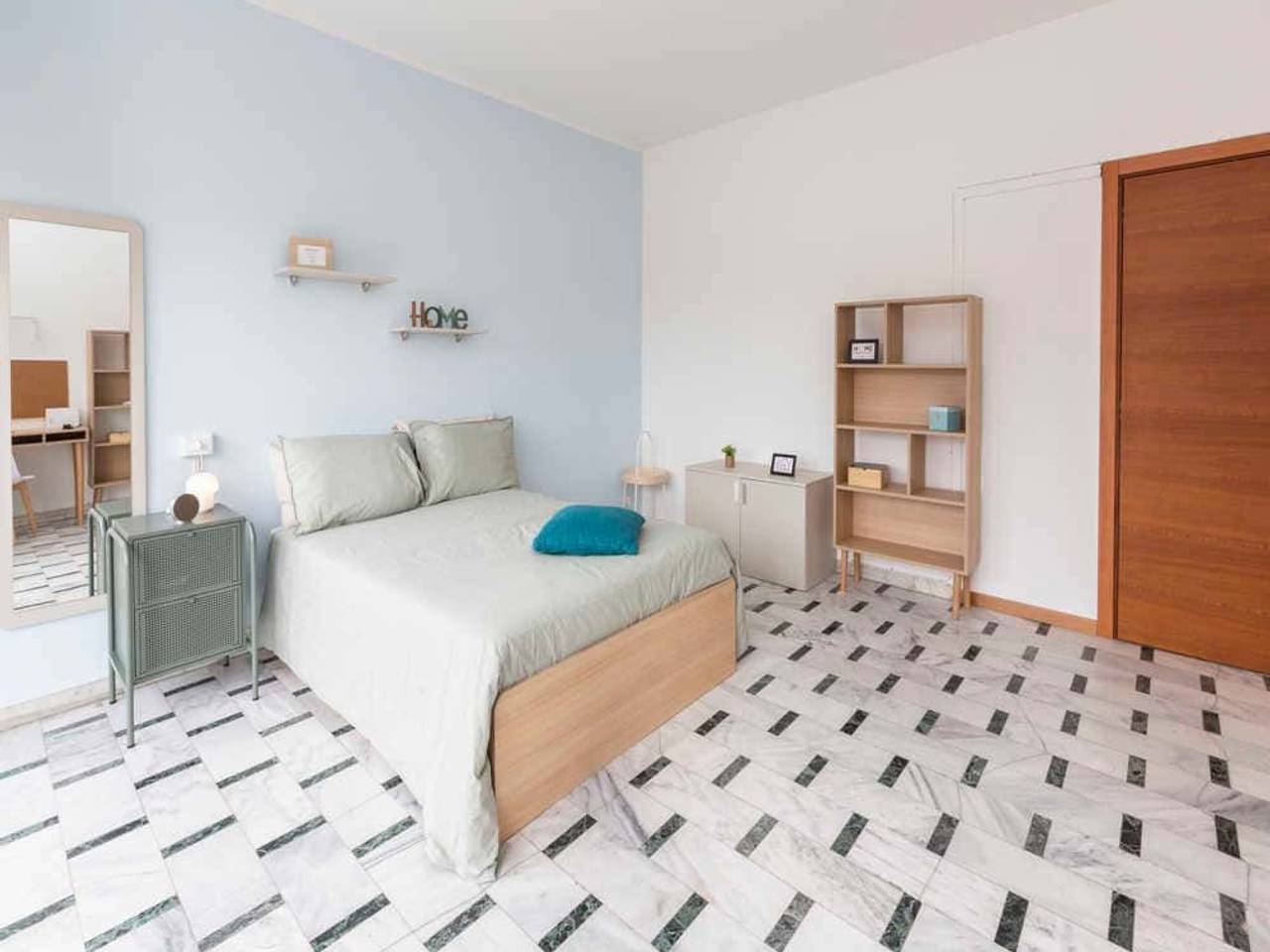 negozio in affitto a Milano in zona Famagosta