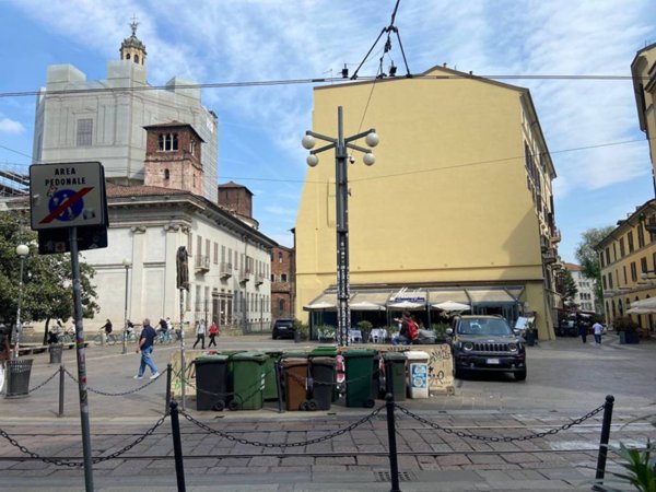 intera palazzina in affitto a Milano in zona Sant'Ambrogio