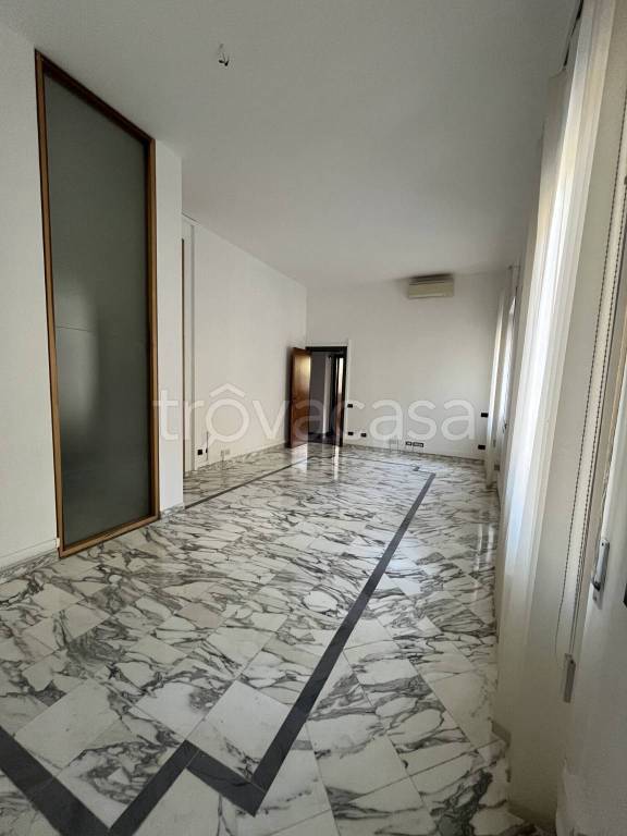 ufficio in affitto a Milano