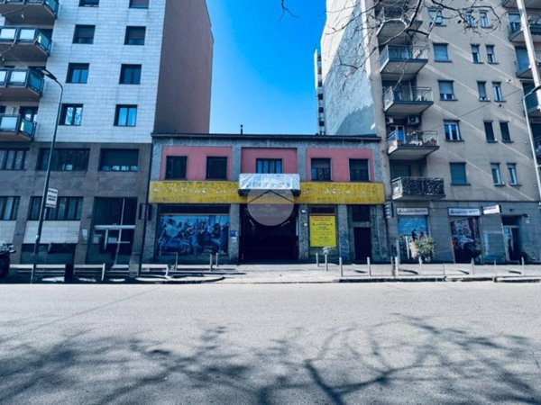 locale commerciale in affitto a Milano in zona Solari