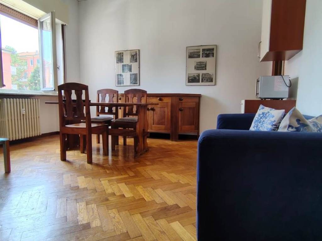 appartamento in affitto a Milano in zona Lorenteggio