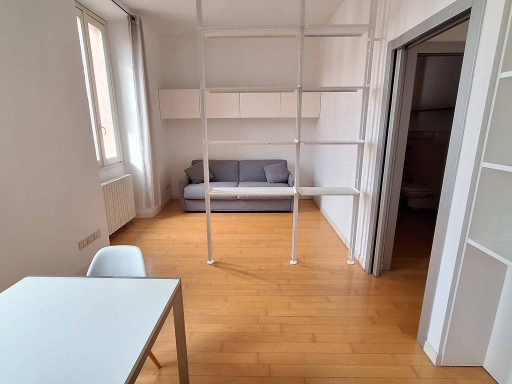 appartamento in affitto a Milano in zona De Angeli