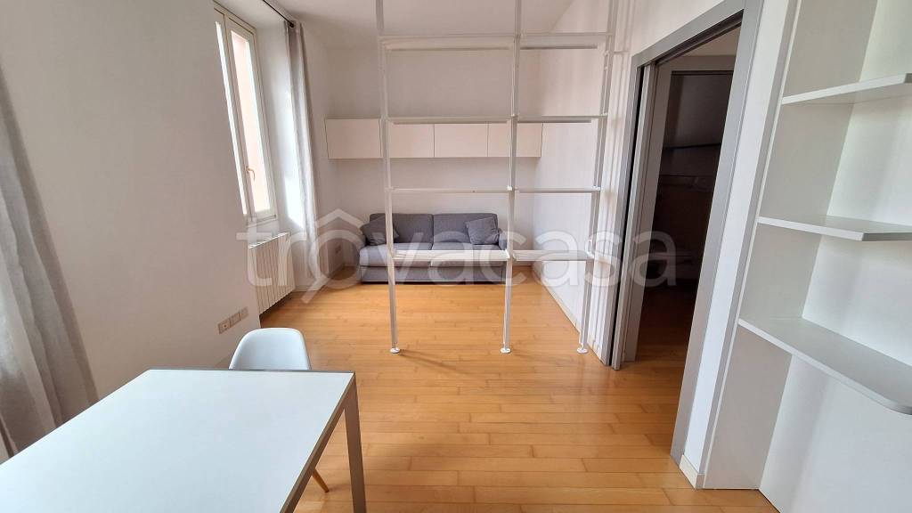 appartamento in affitto a Milano in zona De Angeli