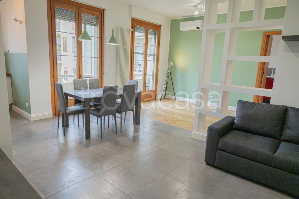 appartamento in affitto a Milano in zona XXII Marzo