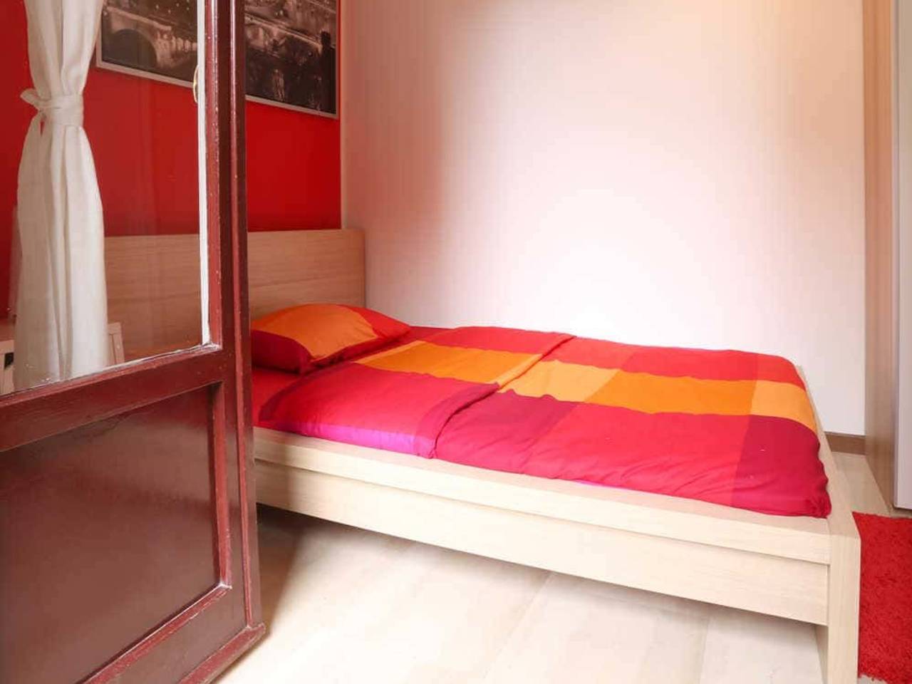 negozio in affitto a Milano in zona Lorenteggio