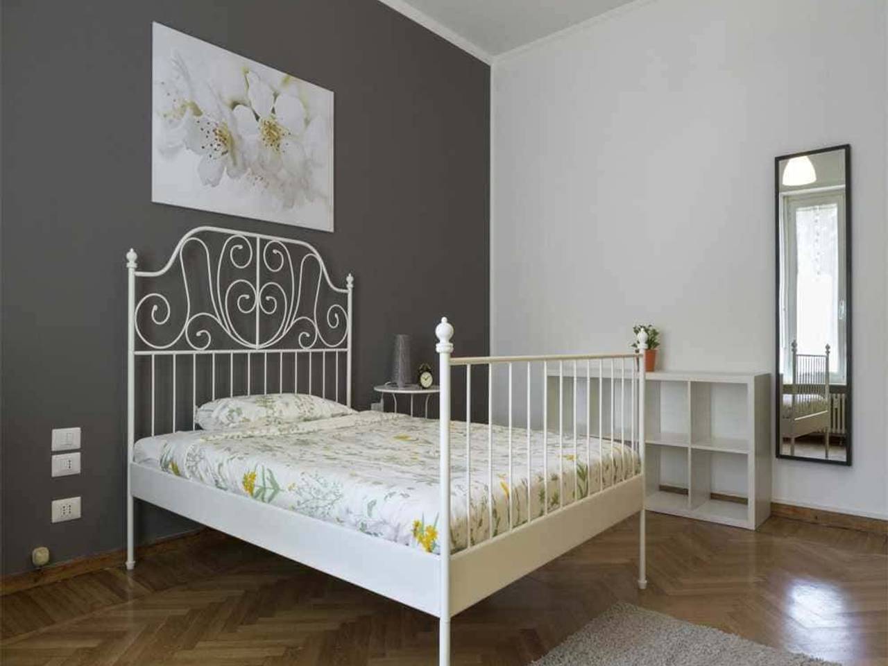 negozio in affitto a Milano in zona De Angeli