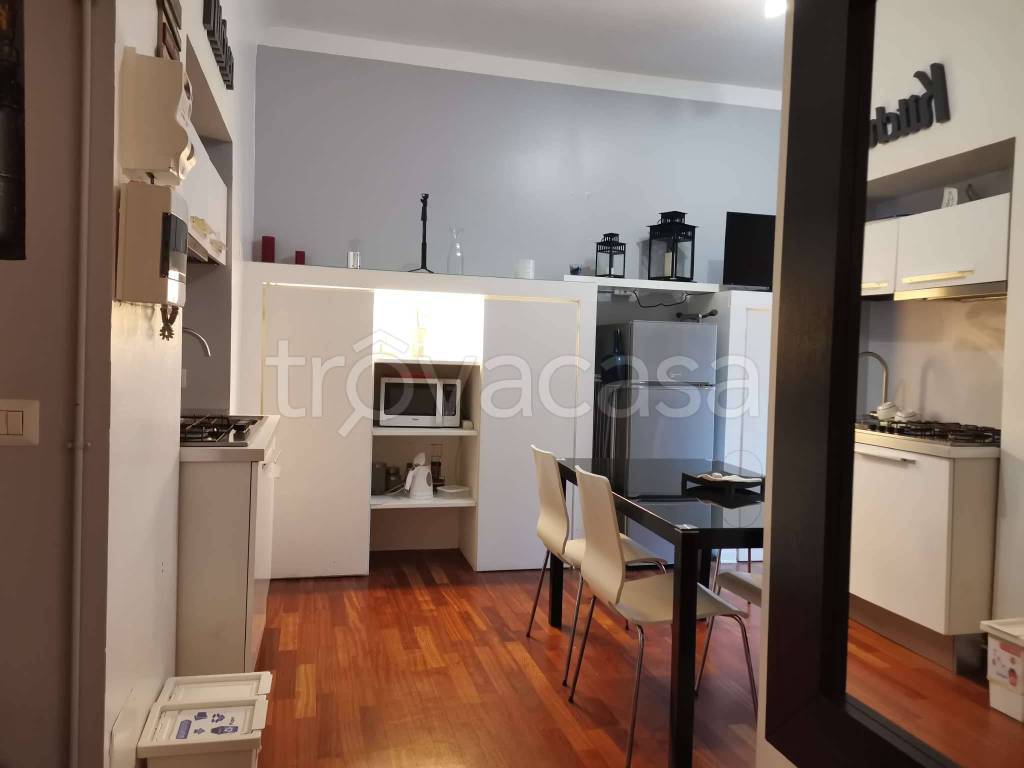 appartamento in affitto a Milano in zona De Angeli