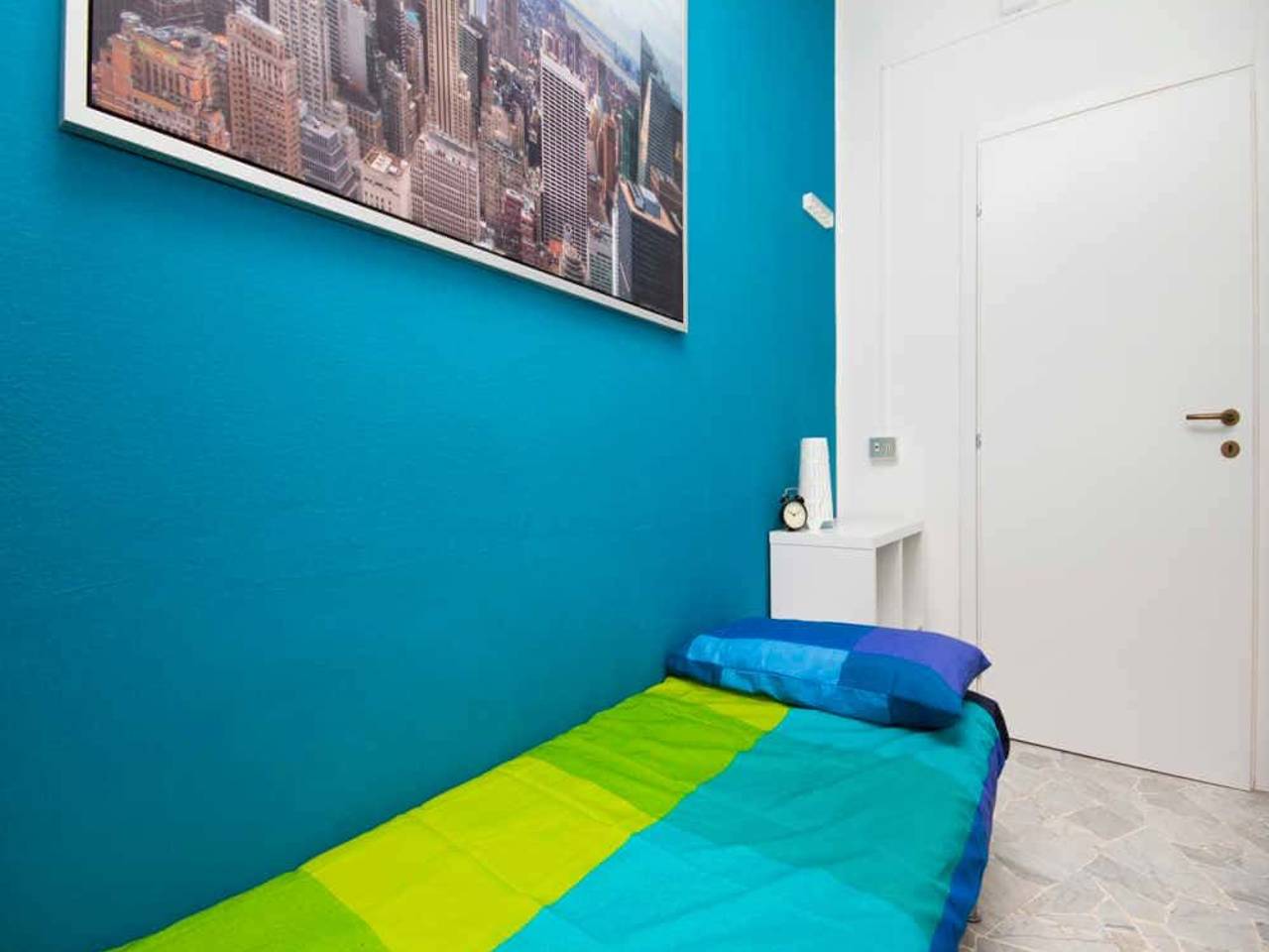 negozio in affitto a Milano in zona Lorenteggio