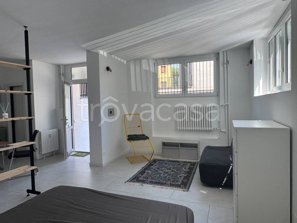 appartamento in affitto a Milano in zona Corvetto