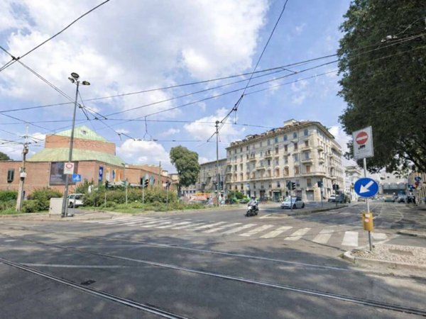 negozio in affitto a Milano in zona Porta Nuova