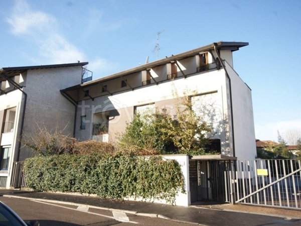 appartamento in affitto a Milano in zona Cascina dei Pomi