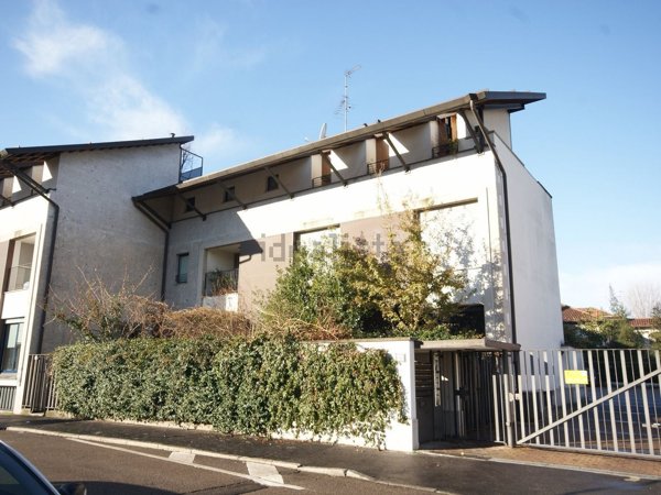 appartamento in affitto a Milano in zona Cascina dei Pomi