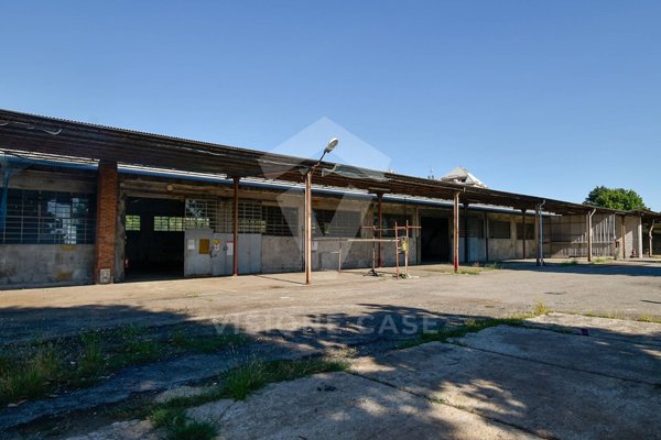 capannone in affitto a Milano in zona Vigentino