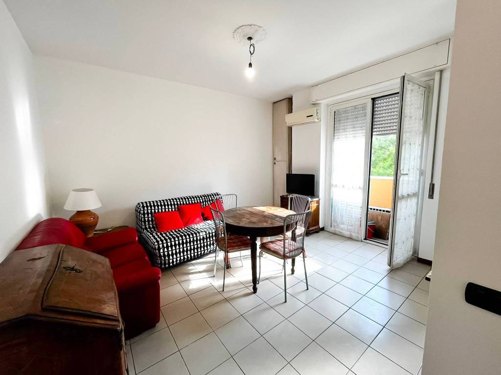 appartamento in affitto a Milano in zona Lorenteggio