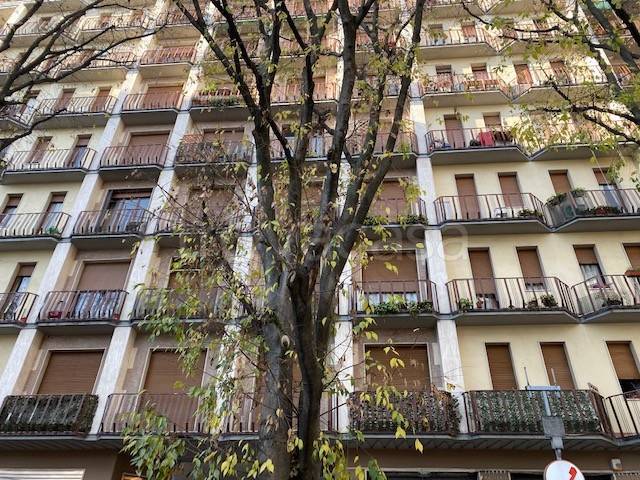 appartamento in affitto a Milano in zona Lorenteggio