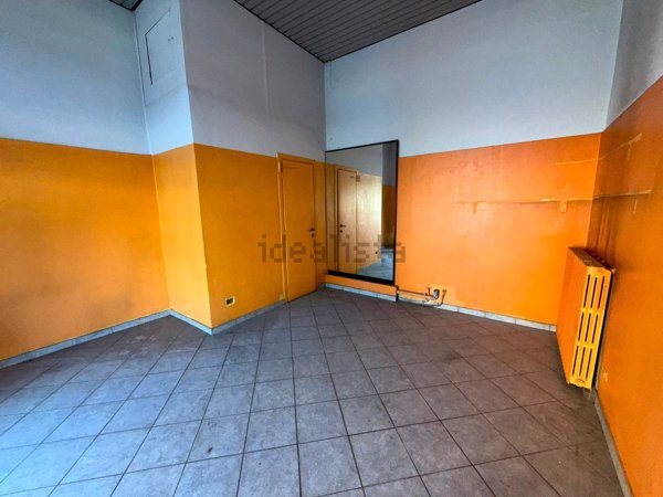 negozio in affitto a Milano in zona Vigentino