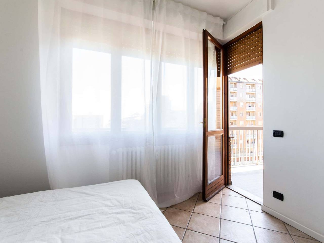 negozio in affitto a Milano in zona Cascina dei Pomi