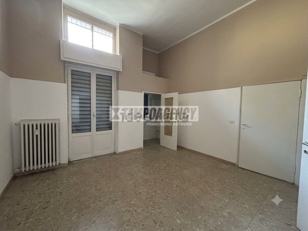 locale commerciale in affitto a Milano in zona Quarto Oggiaro