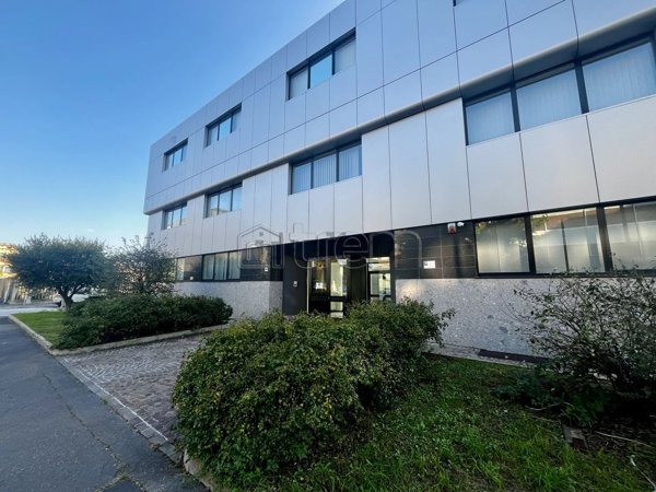 ufficio in affitto a Milano in zona Gallaratese