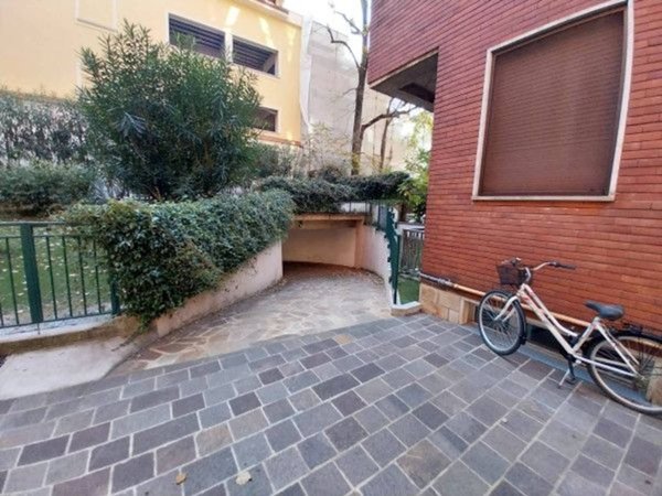 negozio in affitto a Milano in zona Sant'Ambrogio