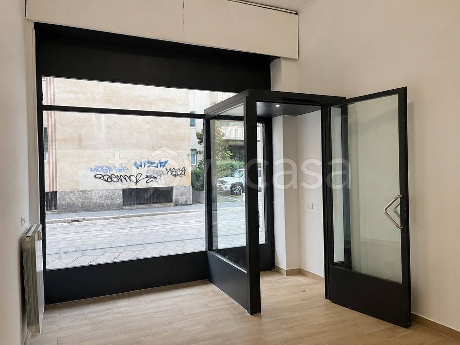 negozio in affitto a Milano in zona Guastalla