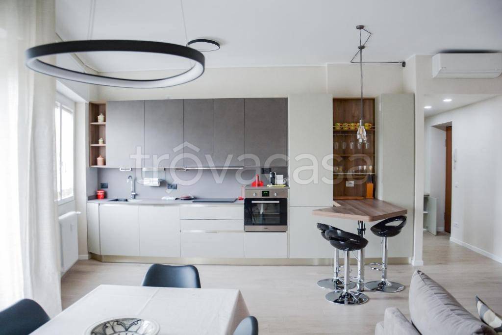 appartamento in affitto a Milano in zona Solari