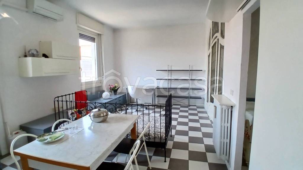 appartamento in affitto a Milano in zona Vigentino