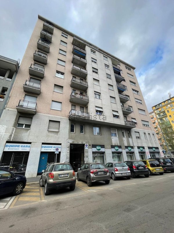 appartamento in affitto a Milano in zona Lorenteggio