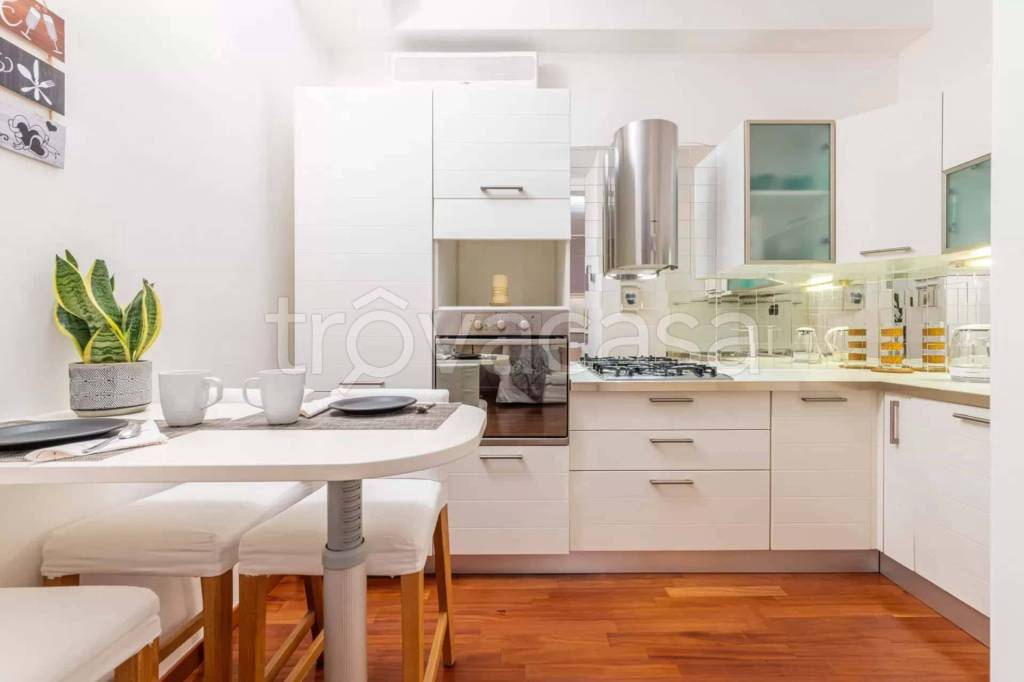 appartamento in affitto a Milano in zona Lorenteggio