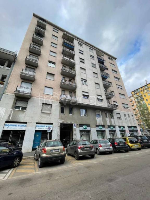 appartamento in affitto a Milano in zona Lorenteggio