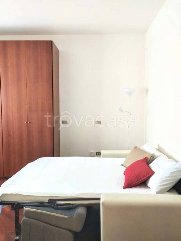 appartamento in affitto a Milano in zona Bullona