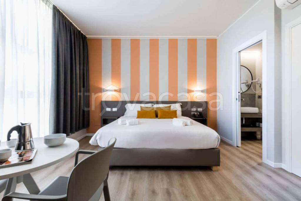 appartamento in affitto a Milano in zona Lorenteggio