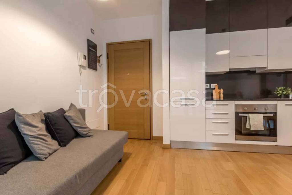 appartamento in affitto a Milano in zona Famagosta