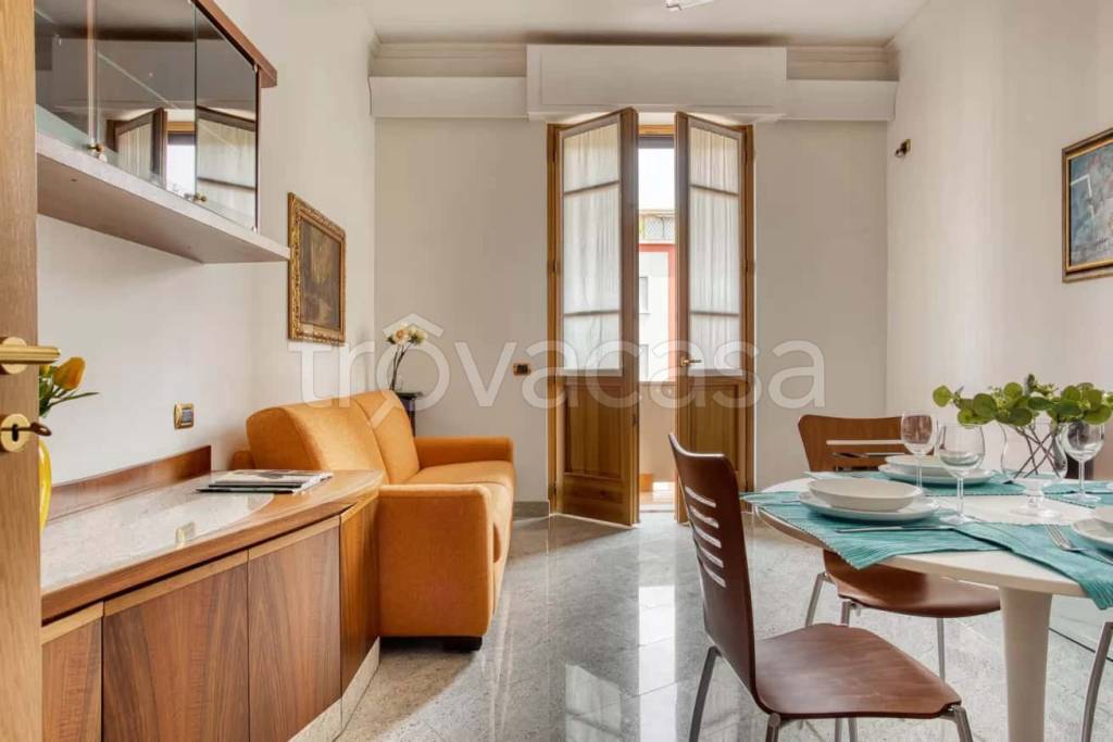 appartamento in affitto a Milano in zona Corsica