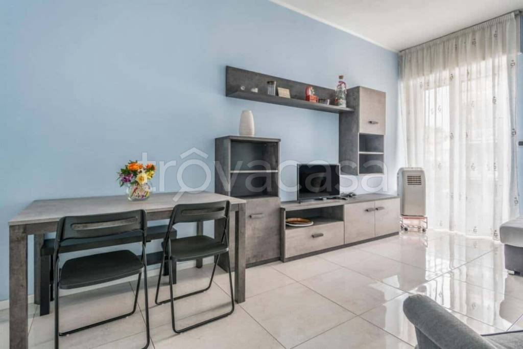 appartamento in affitto a Milano in zona Corsica