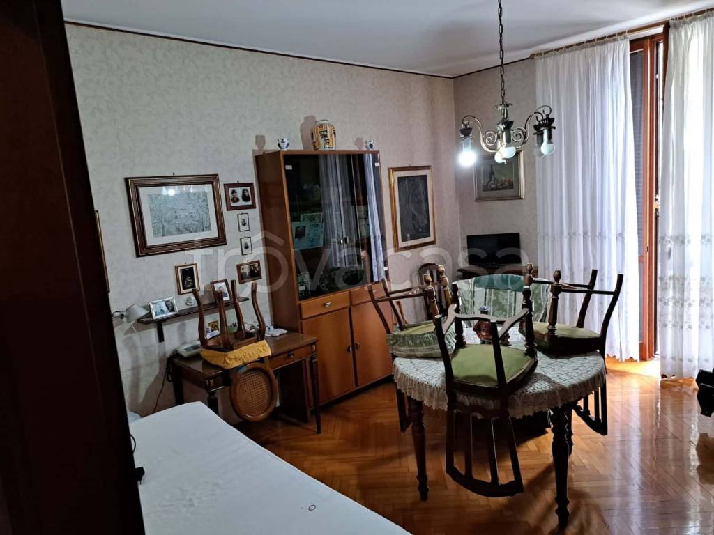 appartamento in affitto a Milano in zona Cinque Giornate