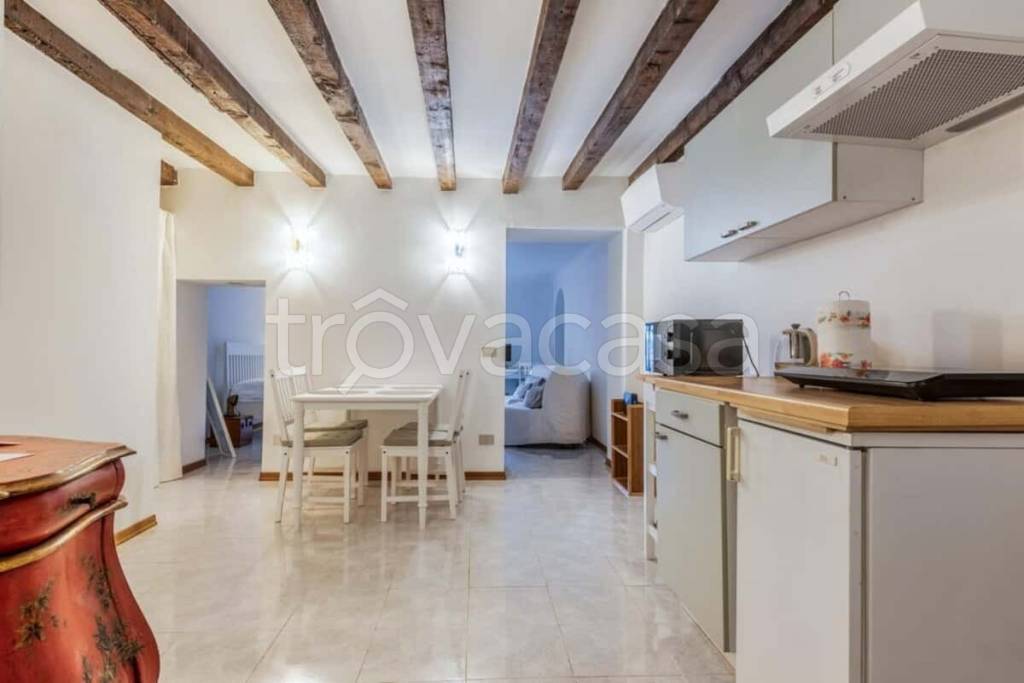 appartamento in affitto a Milano in zona Porta Genova