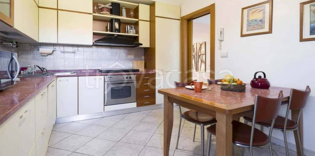 appartamento in affitto a Milano in zona De Angeli