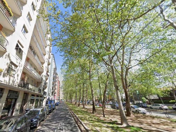 negozio in affitto a Milano in zona Piazzale Lodi