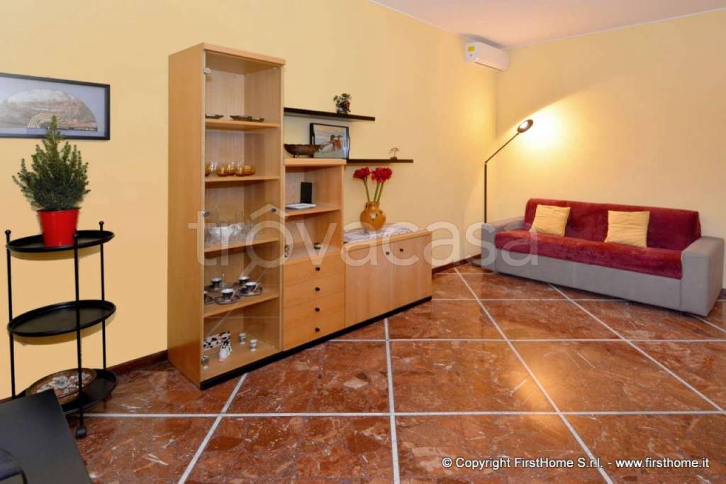 appartamento in affitto a Milano in zona Famagosta