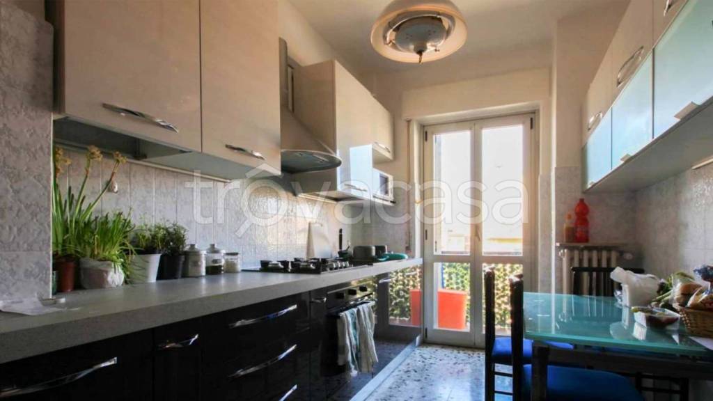 appartamento in affitto a Milano in zona Famagosta