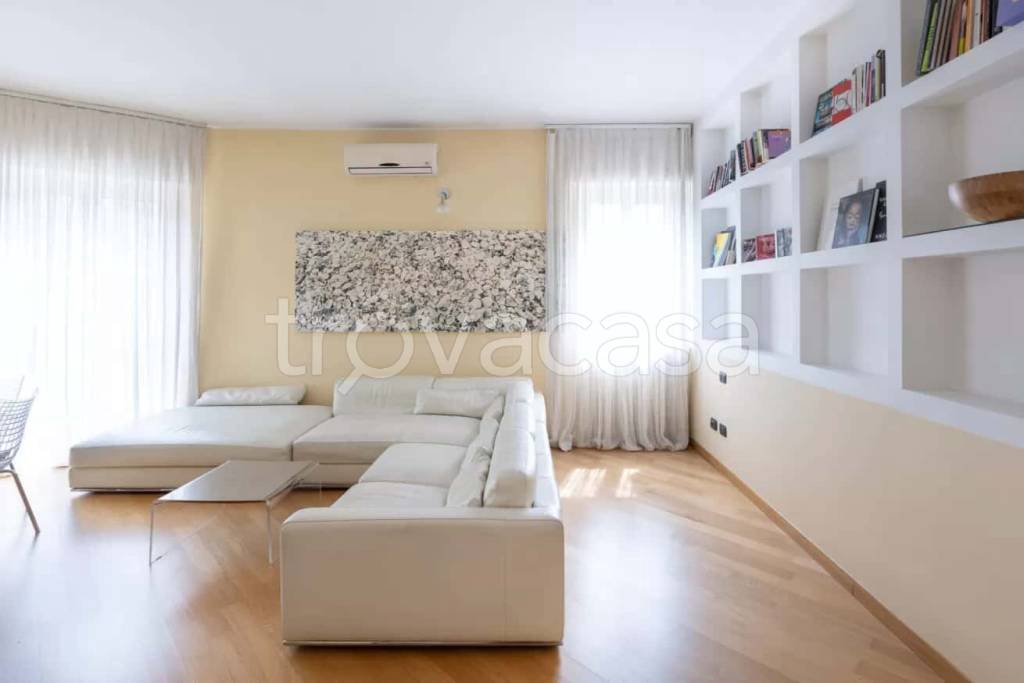 appartamento in affitto a Milano in zona Solari