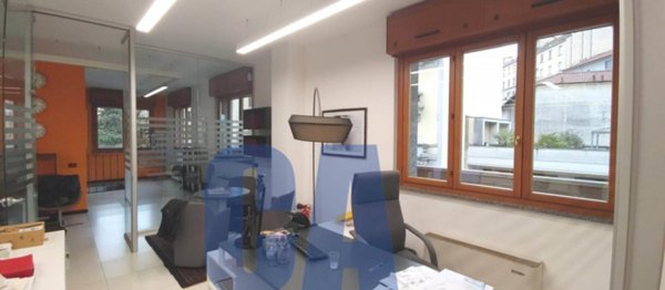 negozio in affitto a Milano in zona Isola