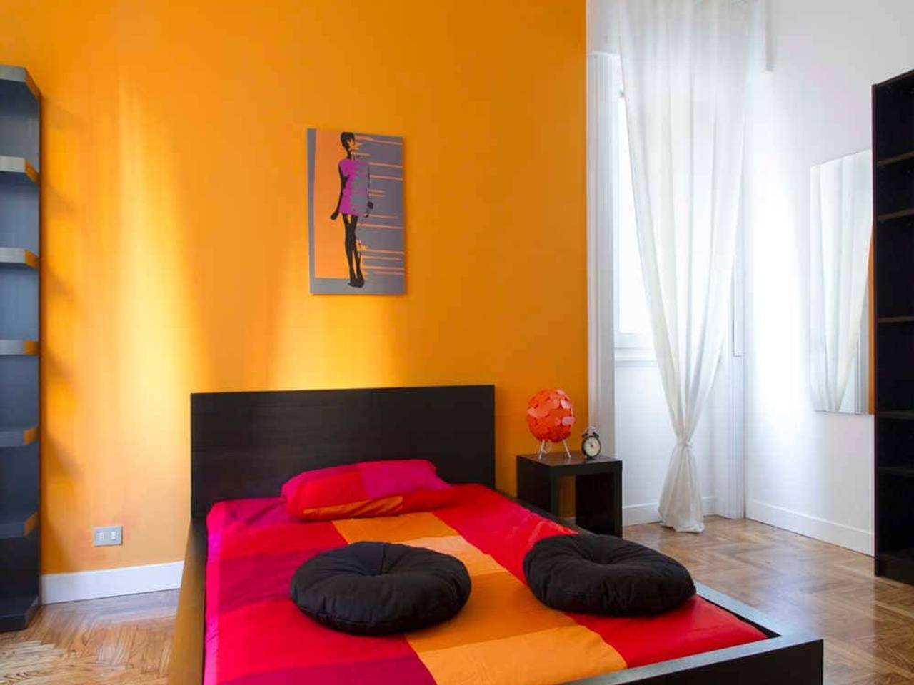 negozio in affitto a Milano in zona Isola