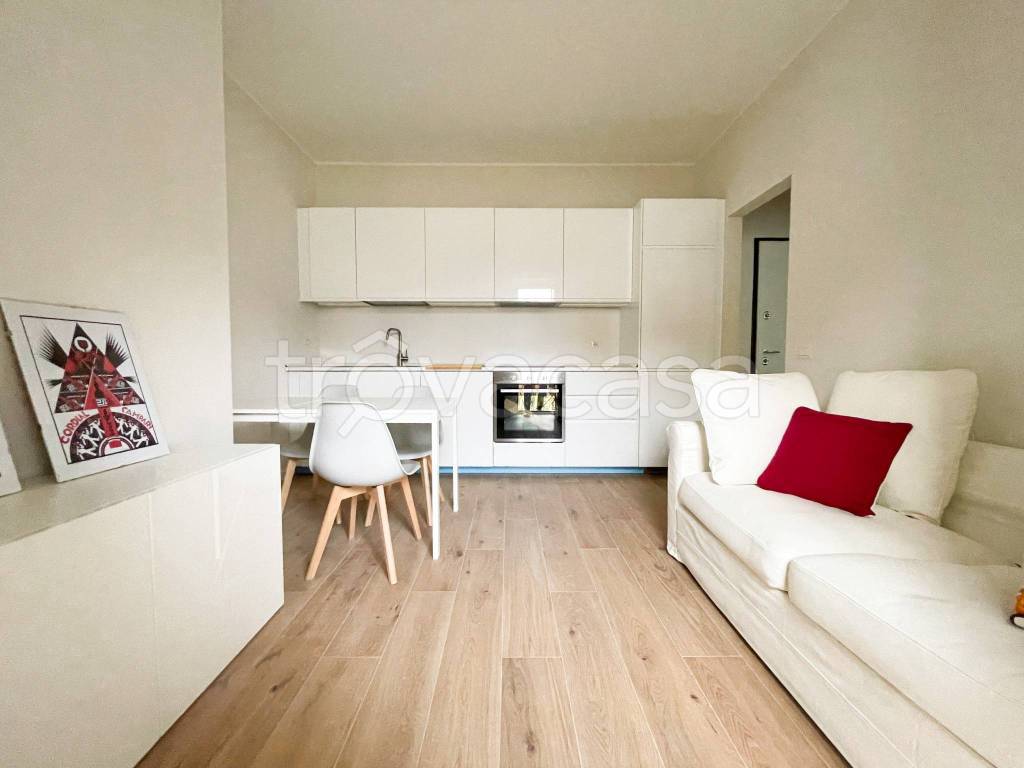 appartamento in affitto a Milano in zona Lorenteggio