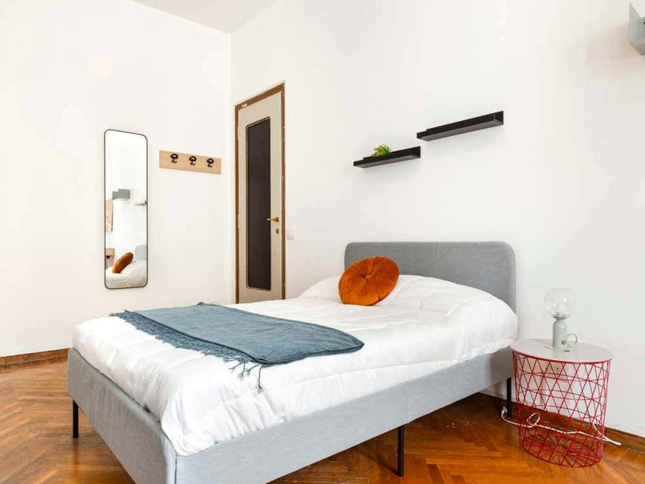 negozio in affitto a Milano in zona Isola