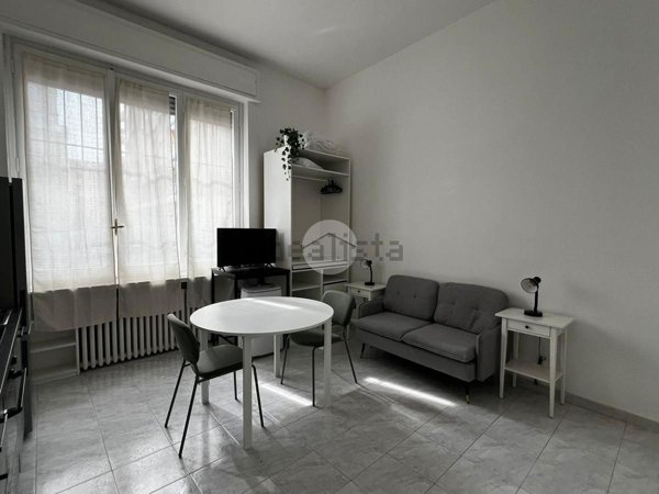 appartamento in affitto a Milano in zona Lorenteggio